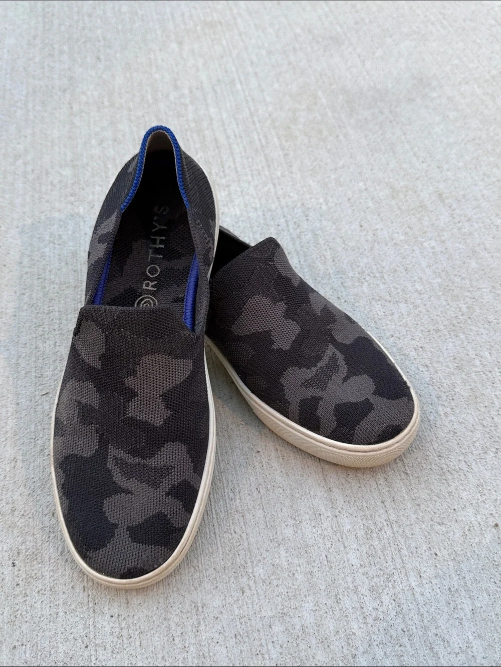 Rothys Camo Slip On Sneakers Dark Gray Camo Knit Comfort Casual Shoes Size 8.5